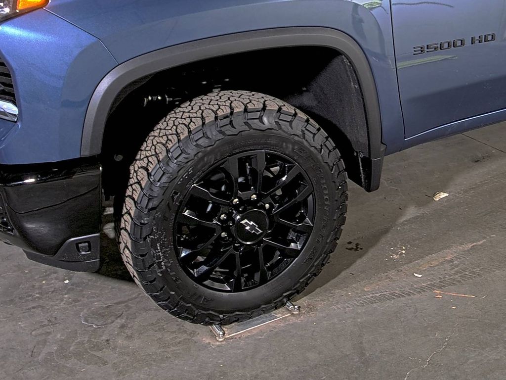 2025 Chevrolet Silverado 3500