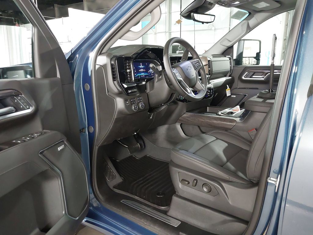 2025 Chevrolet Silverado 3500