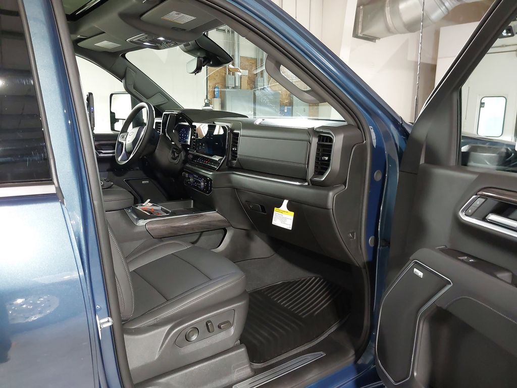 2025 Chevrolet Silverado 3500