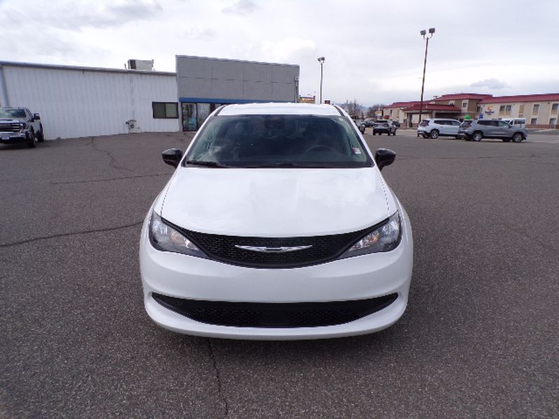 2024 Chrysler Voyager