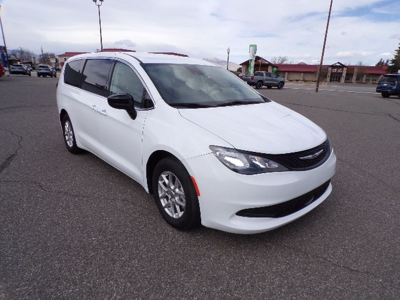 2024 Chrysler Voyager