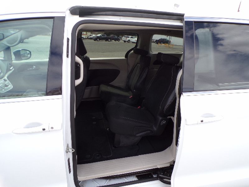 2024 Chrysler Voyager