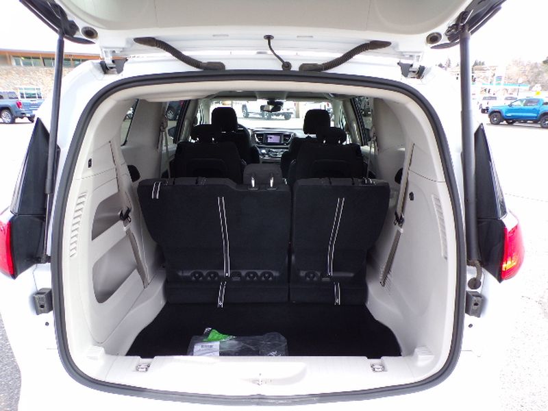 2024 Chrysler Voyager