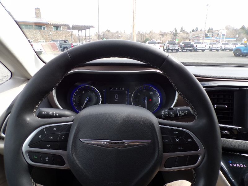 2024 Chrysler Voyager