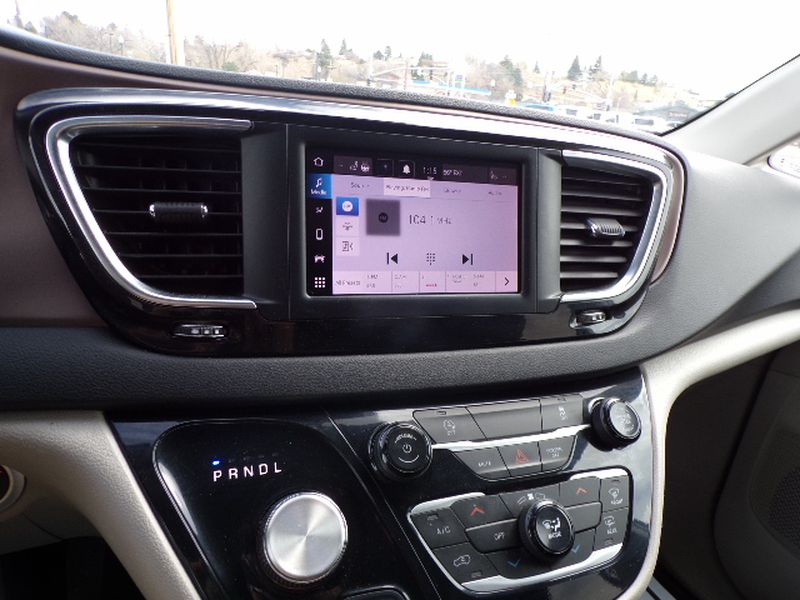 2024 Chrysler Voyager