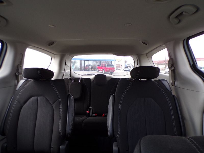 2024 Chrysler Voyager