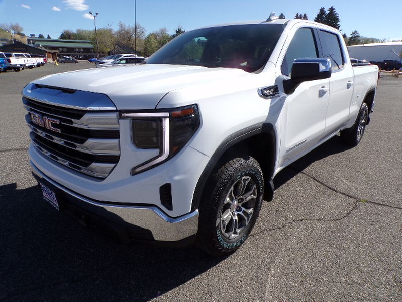 2026 GMC Sierra 4WD Crew Cab Short Box SLE's photo