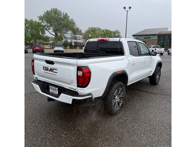 2024 GMC Canyon