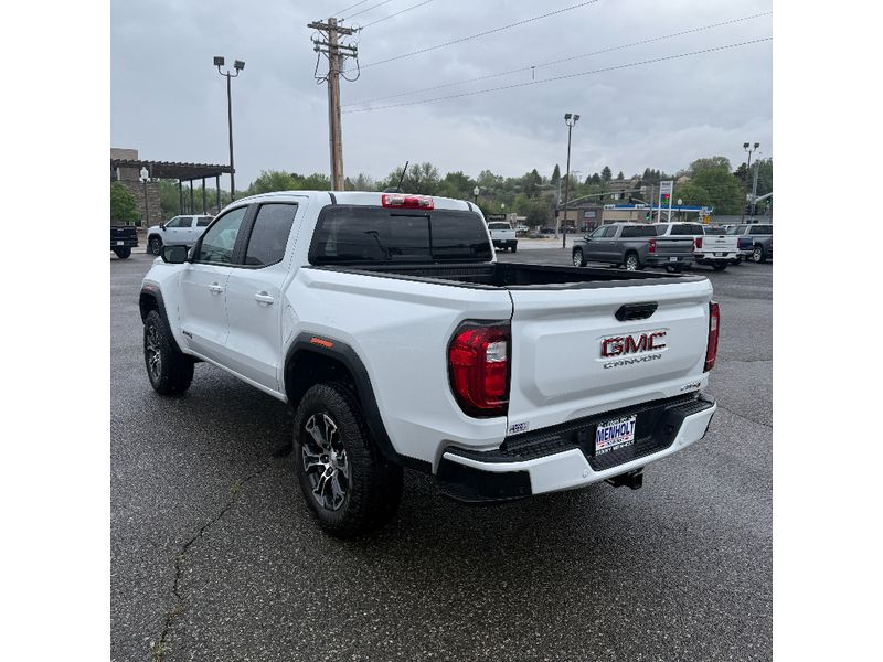 2024 GMC Canyon