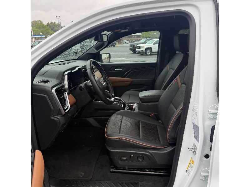 2024 GMC Canyon