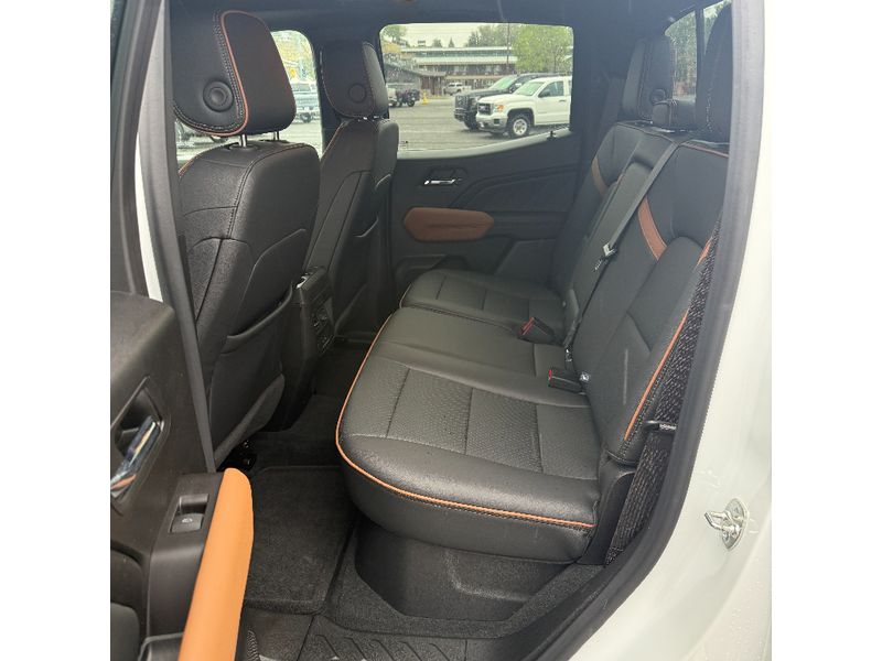 2024 GMC Canyon