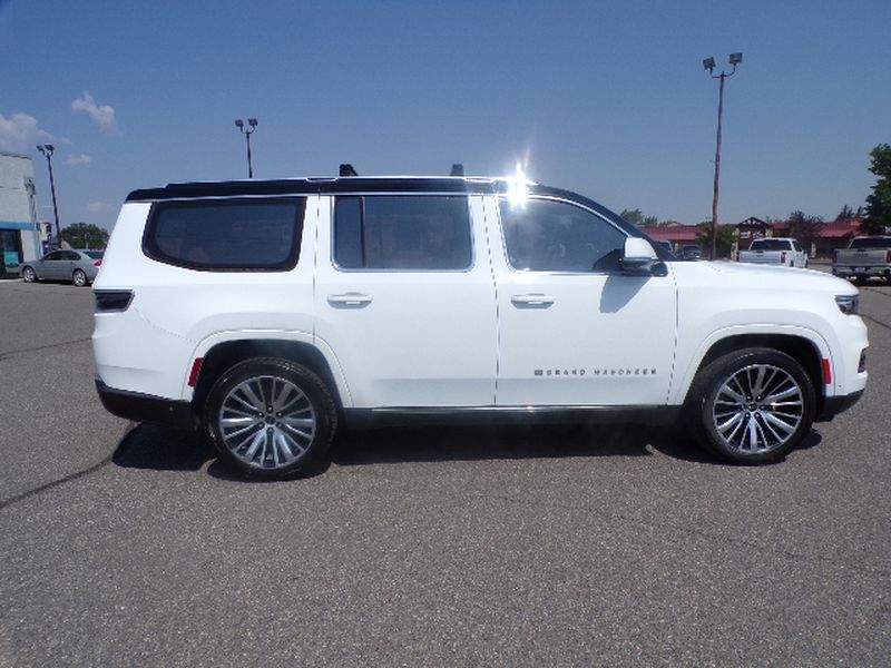 2022 Jeep Grand Wagoneer