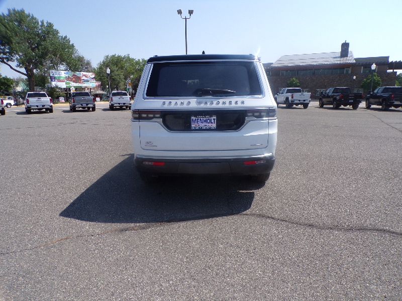 2022 Jeep Grand Wagoneer