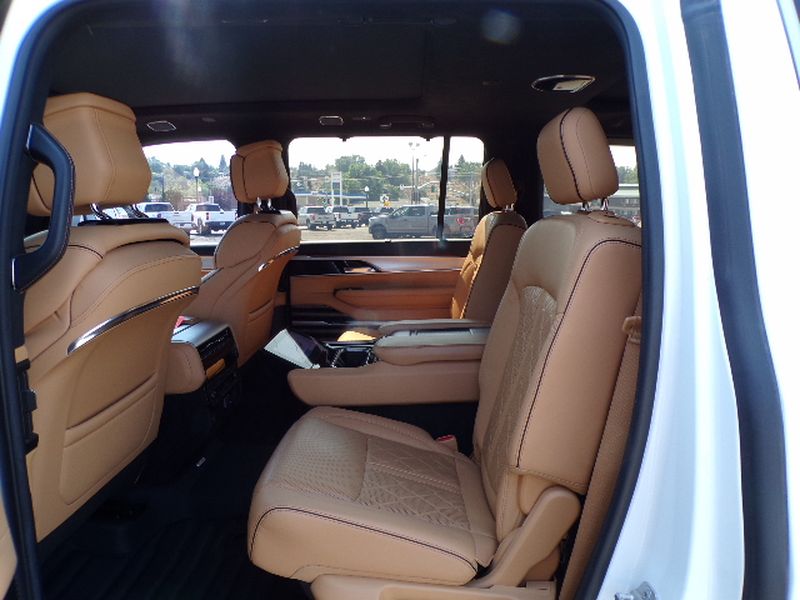 2022 Jeep Grand Wagoneer