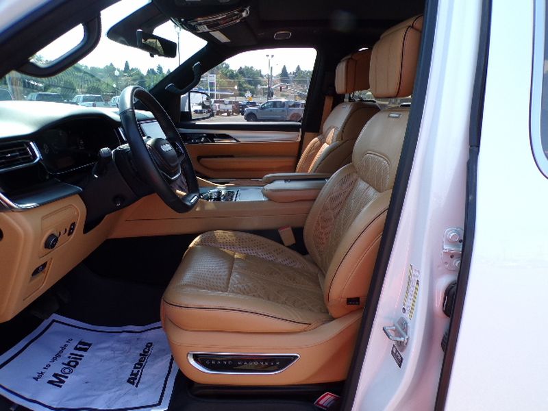 2022 Jeep Grand Wagoneer