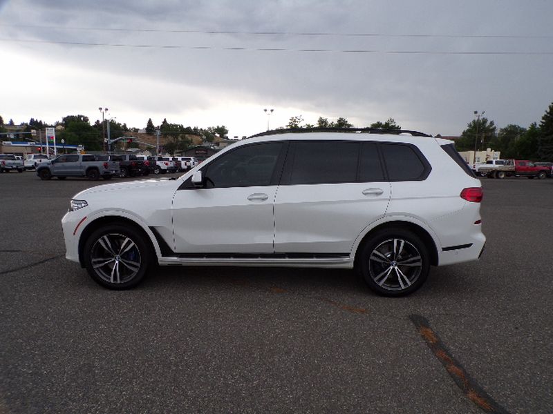 2021 BMW X7