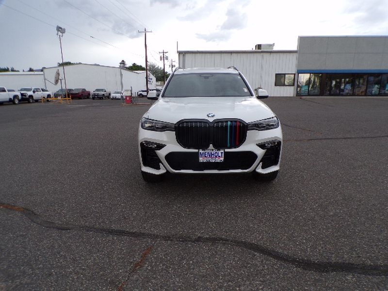 2021 BMW X7