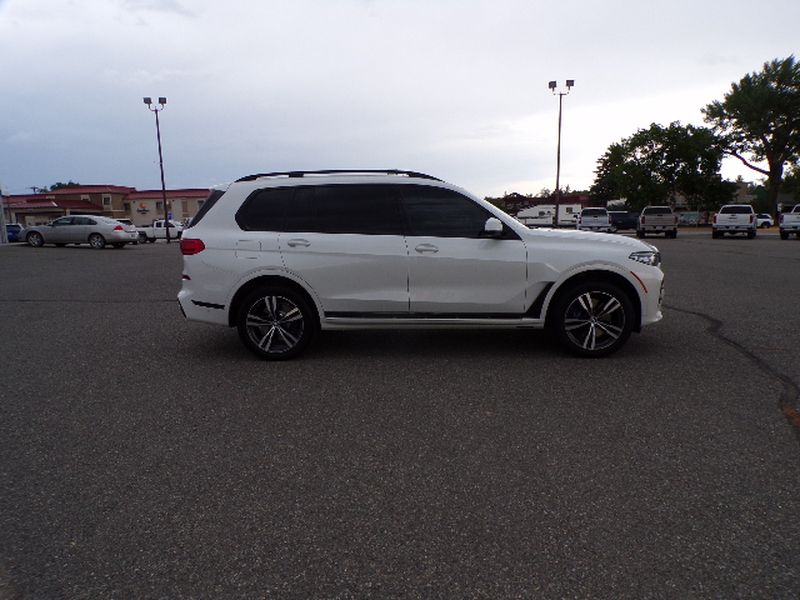 2021 BMW X7
