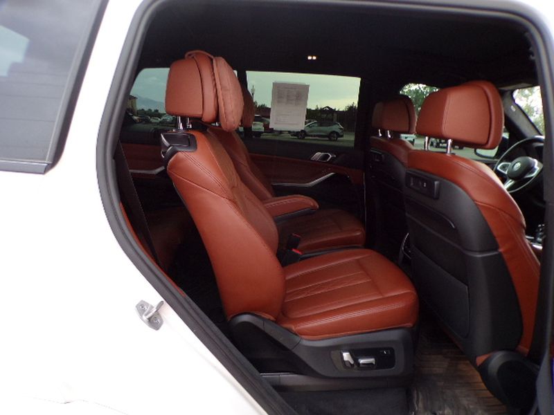2021 BMW X7