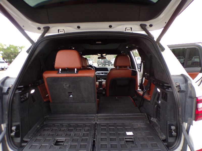 2021 BMW X7