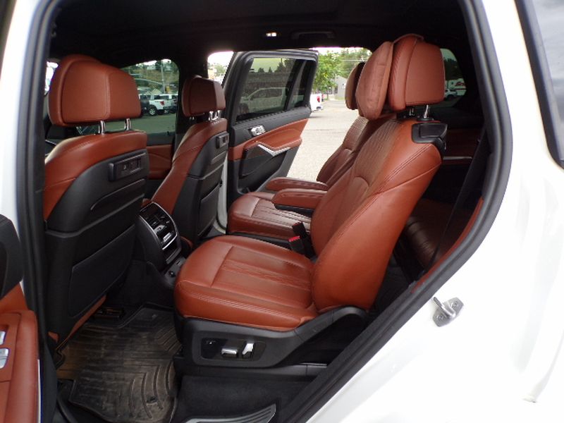 2021 BMW X7