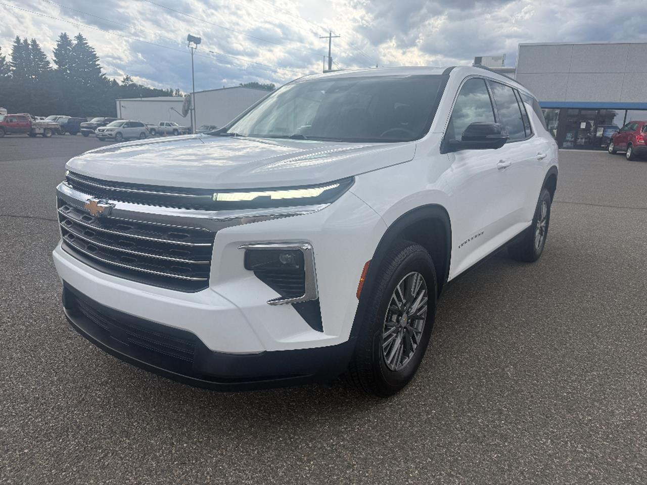 Used 2025 Chevrolet Traverse LT SUVs