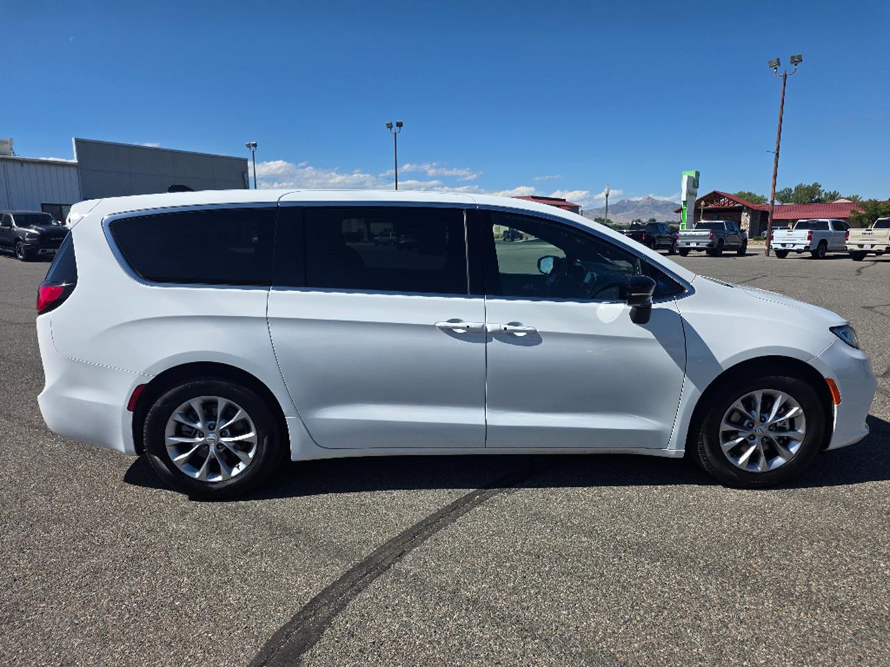 2026 Chrysler Pacifica
