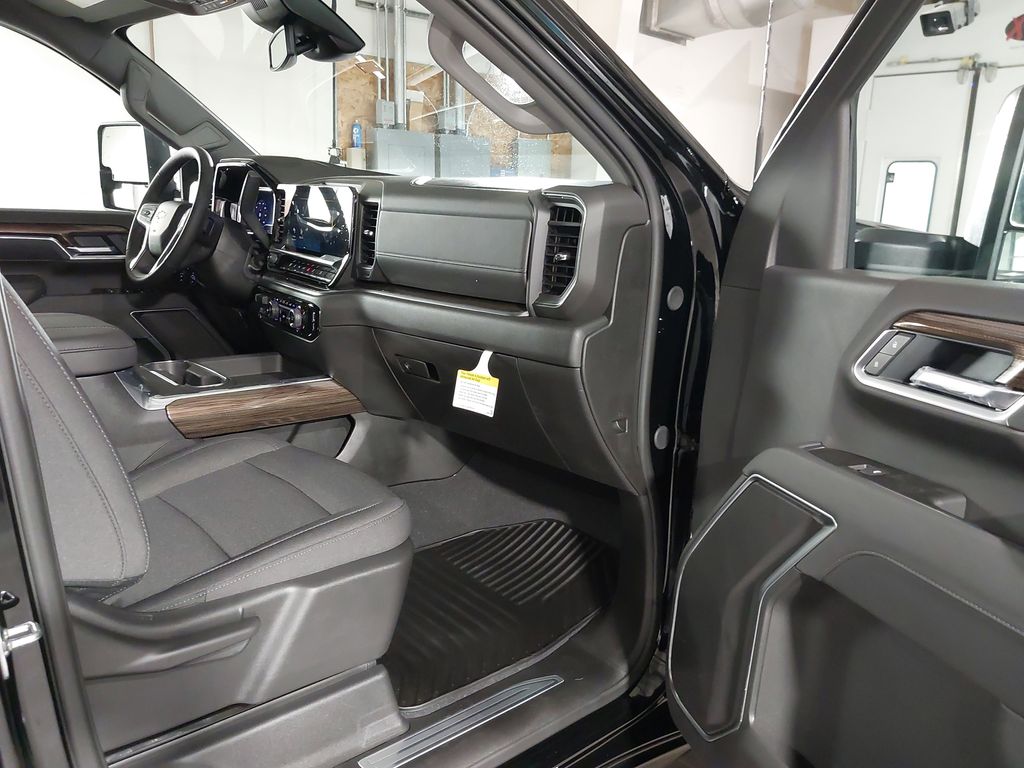 2025 Chevrolet Silverado 3500