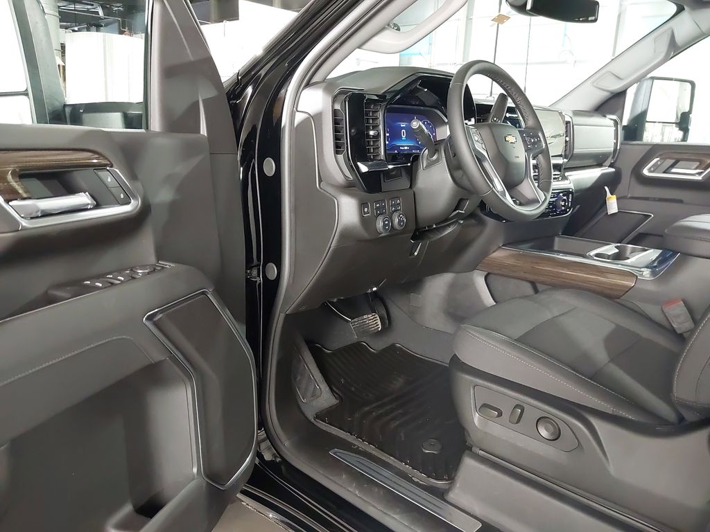 2025 Chevrolet Silverado 3500