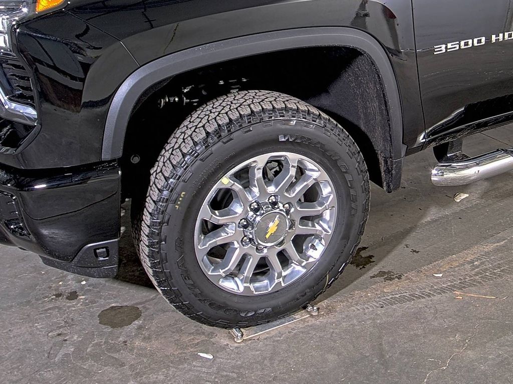 2025 Chevrolet Silverado 3500