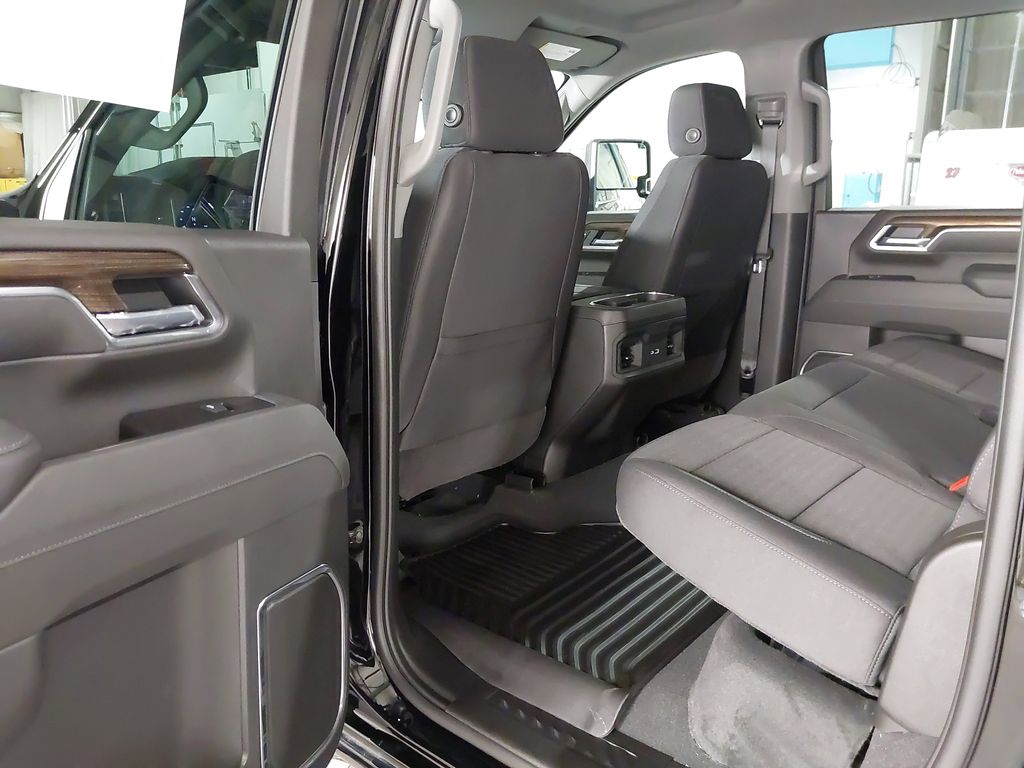 2025 Chevrolet Silverado 3500
