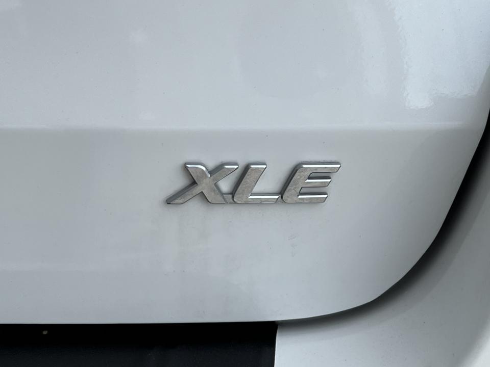 Used 2017 Toyota Sienna XLE Van