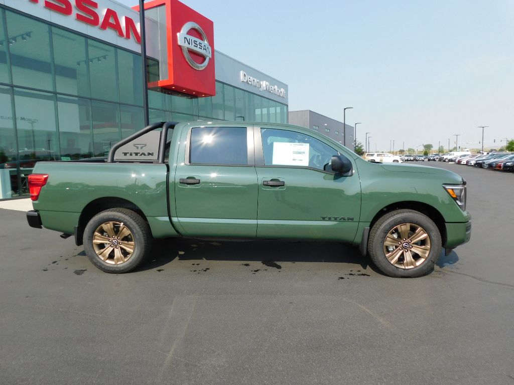 2024 Nissan Titan