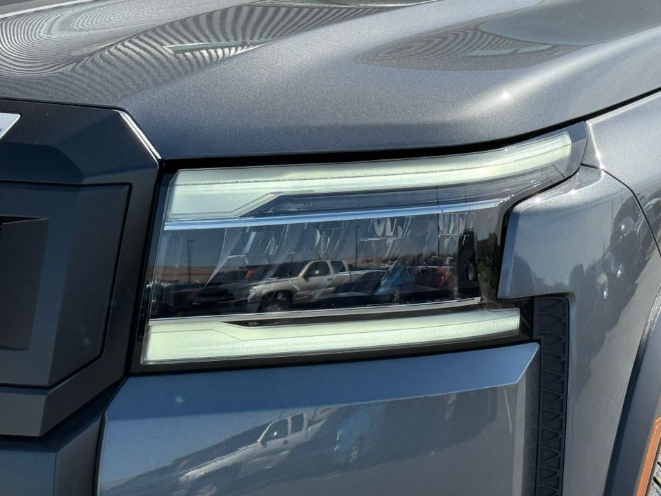 2025 Nissan Frontier