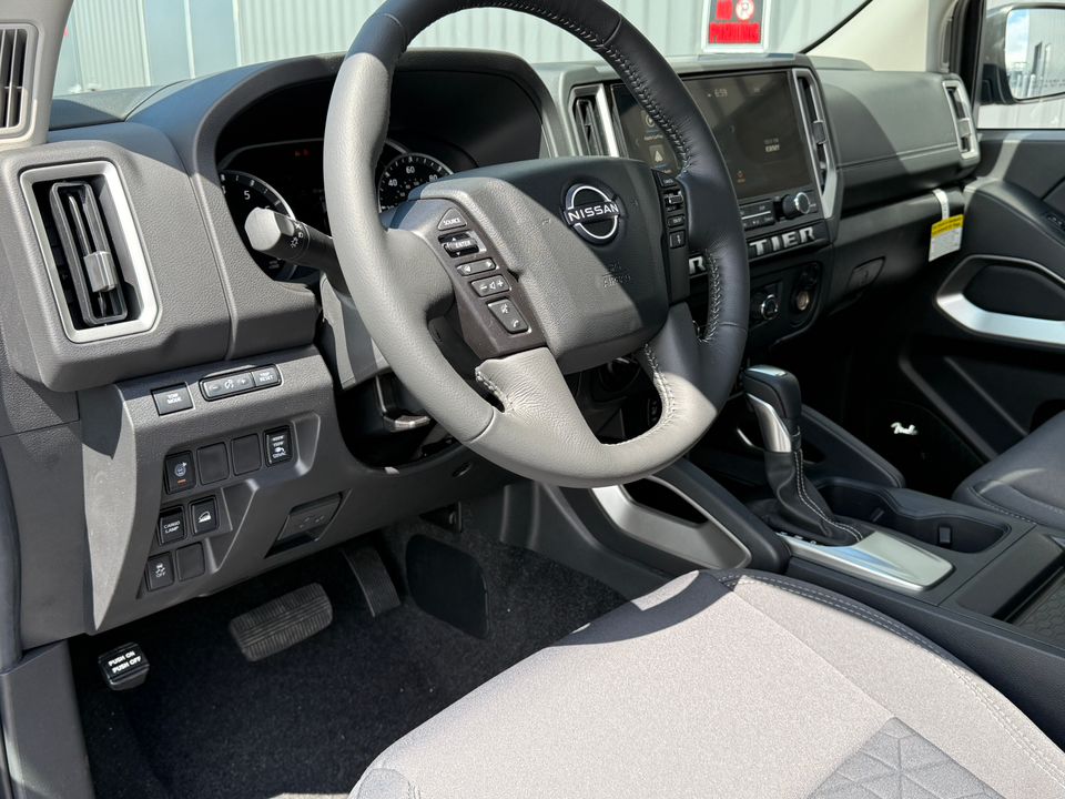 2025 Nissan Frontier