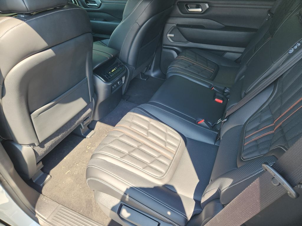 2025 Nissan Armada