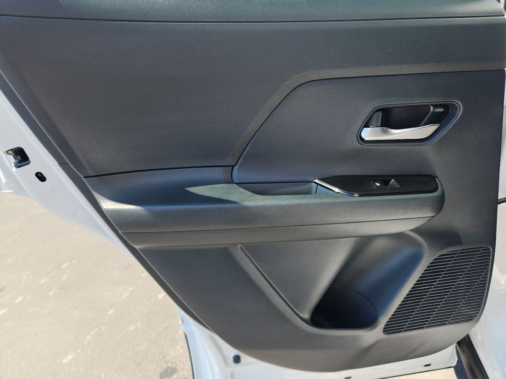 2025 Nissan Kicks