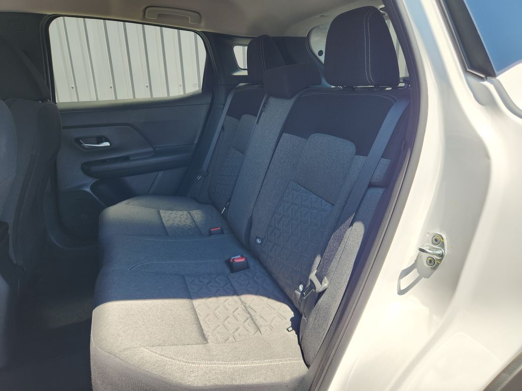 2025 Nissan Kicks
