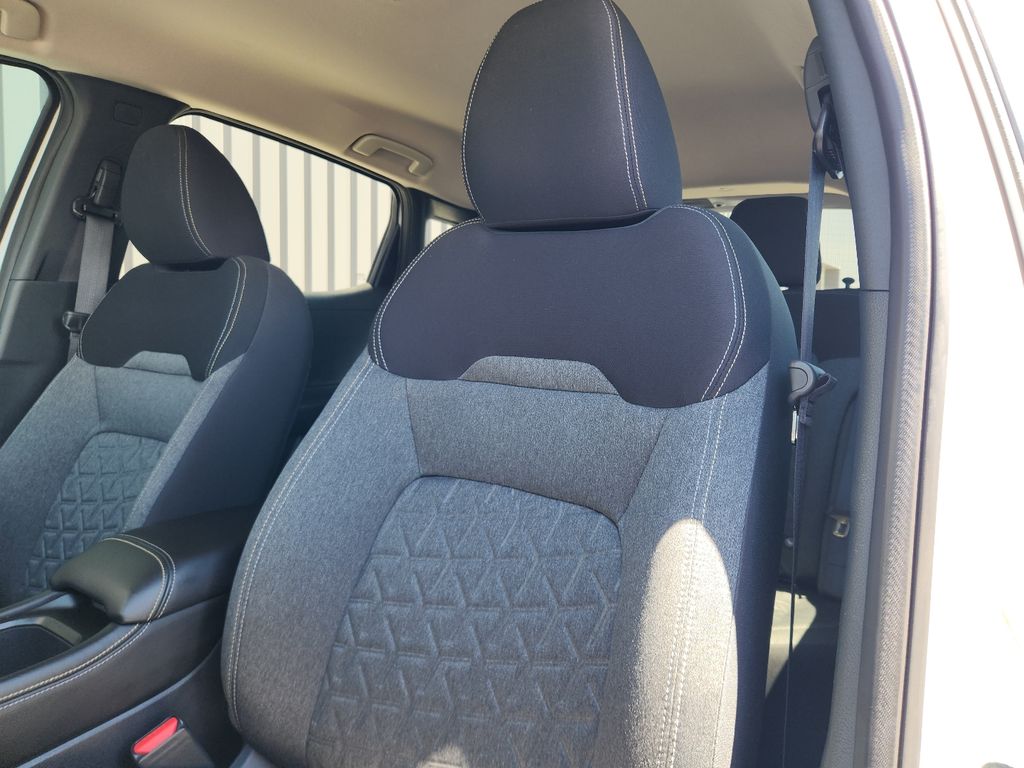 2025 Nissan Kicks
