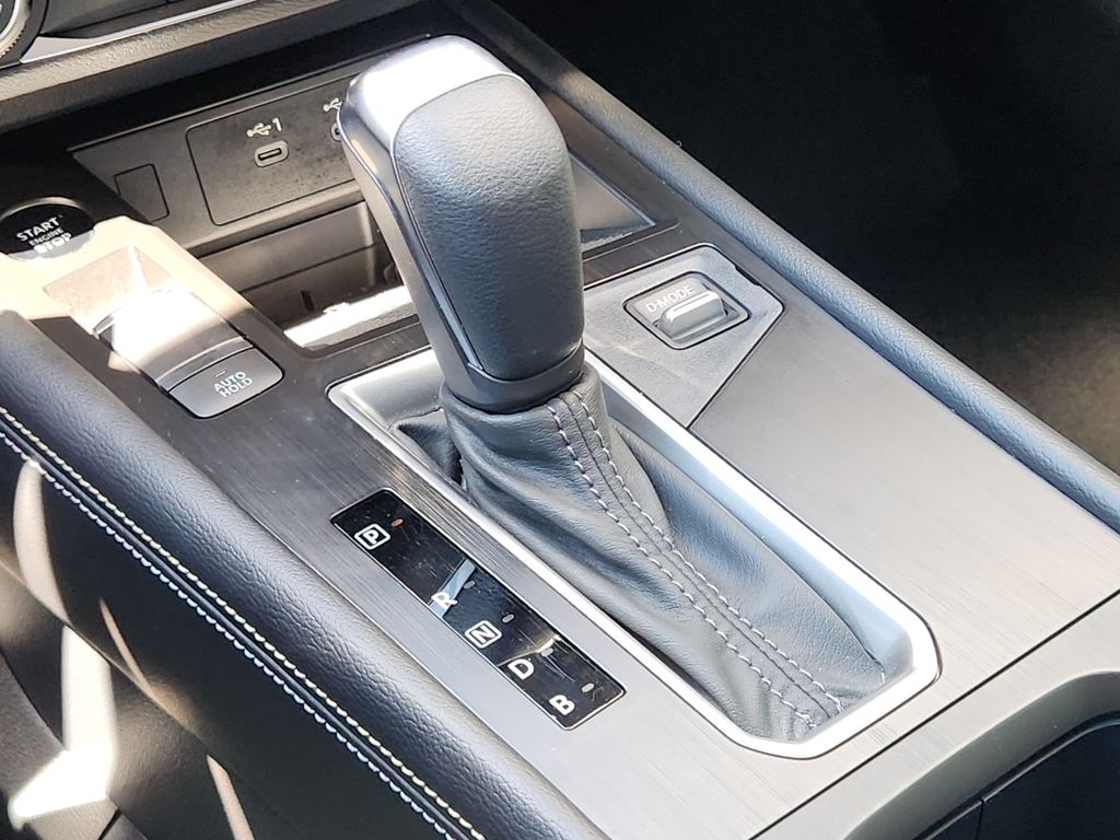 2025 Nissan Kicks