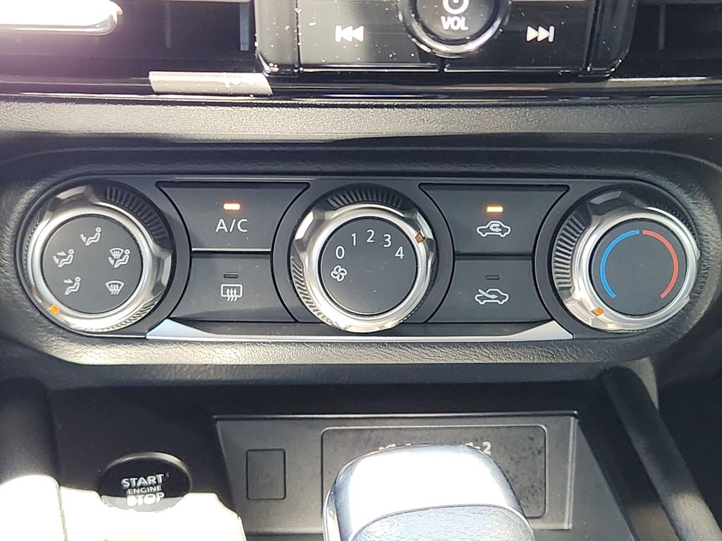 2025 Nissan Kicks