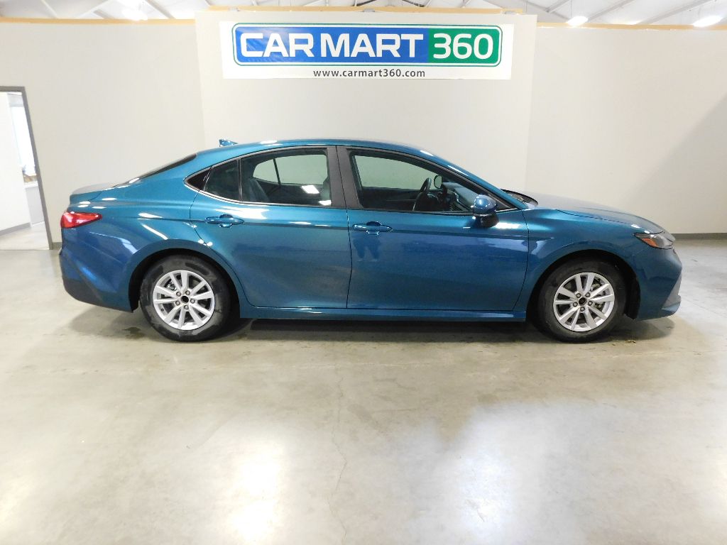 2025 Toyota Camry Hybrid