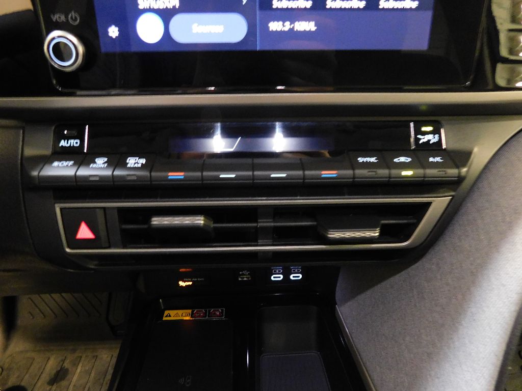 2025 Toyota Camry Hybrid