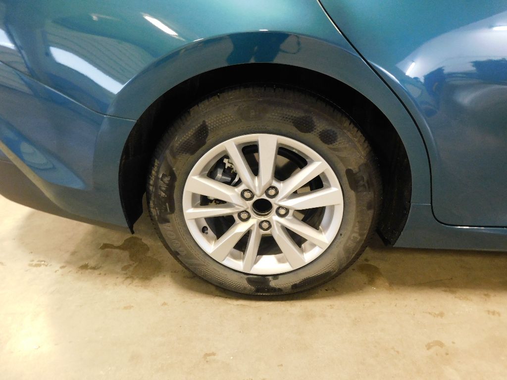 2025 Toyota Camry Hybrid