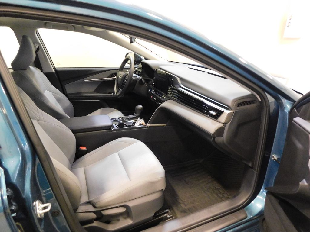 2025 Toyota Camry Hybrid