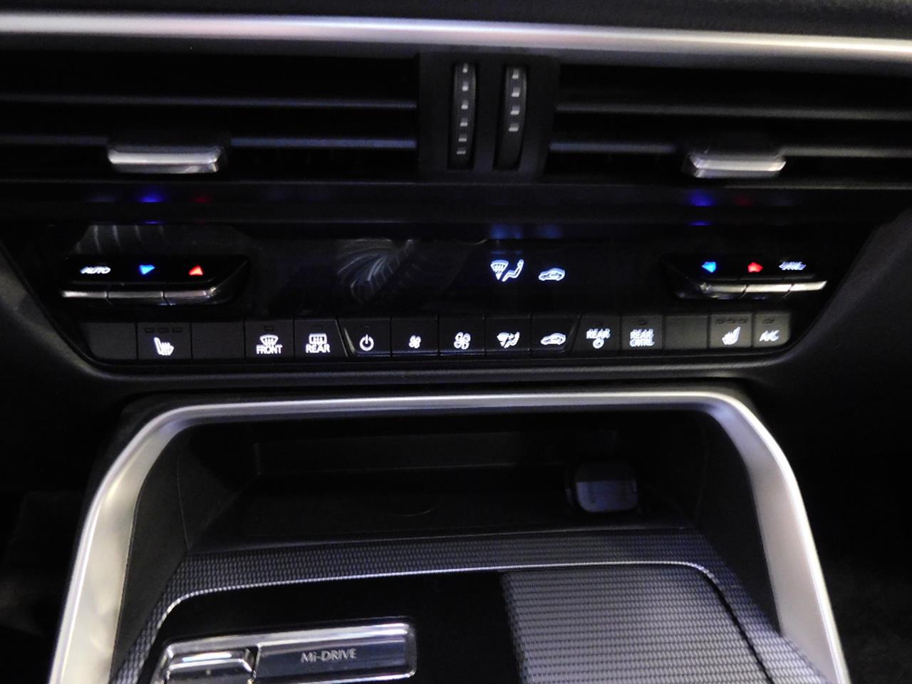 2025 Mazda CX-70 MHEV