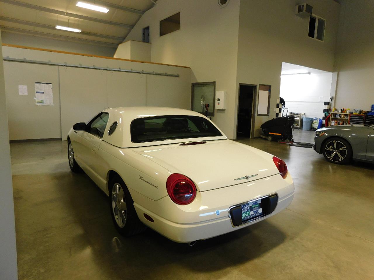 2002 Ford Thunderbird