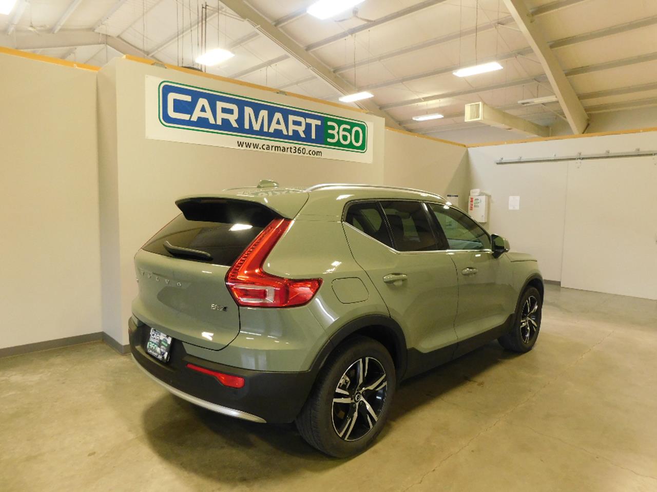 2025 Volvo XC40