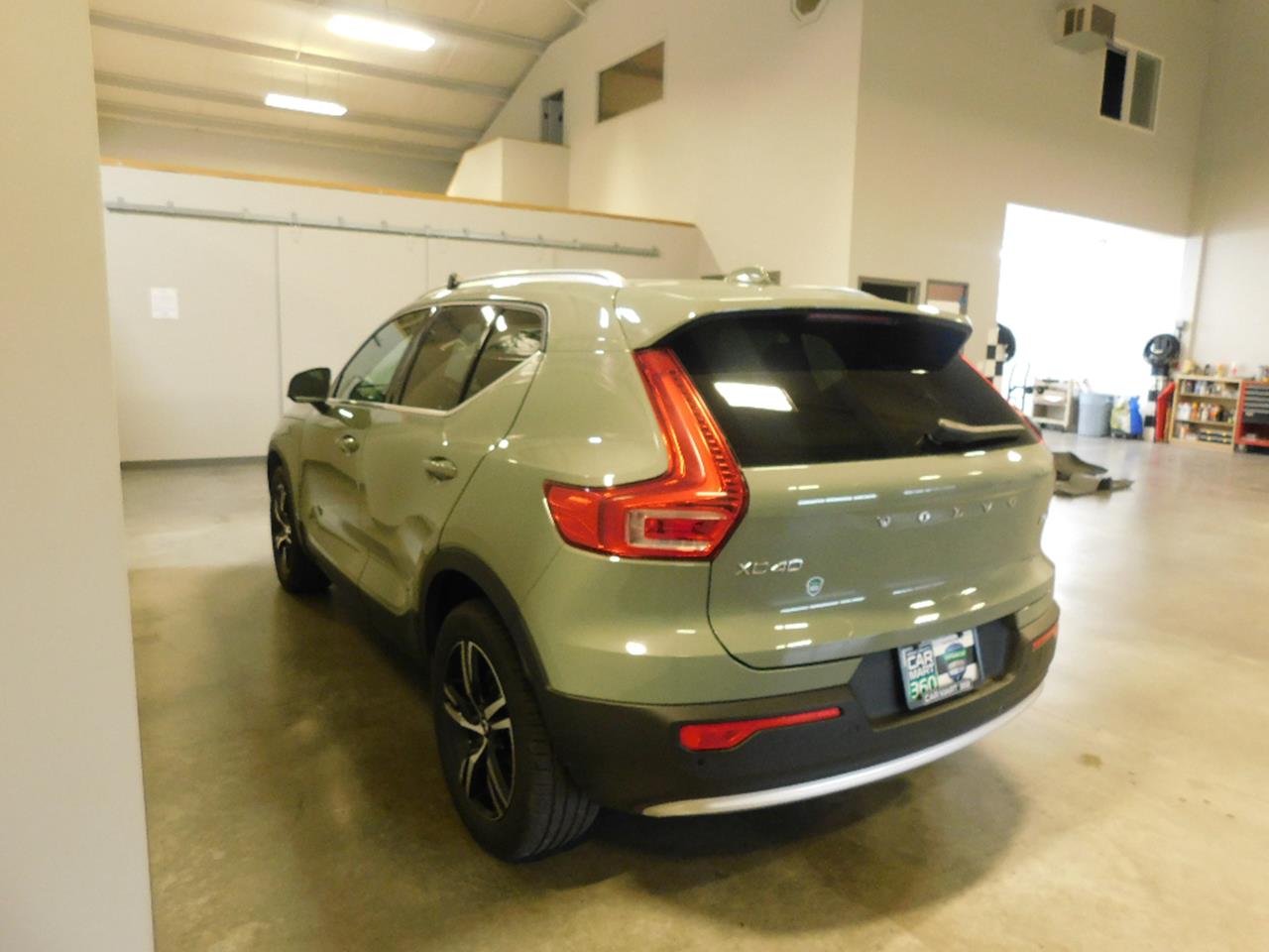 2025 Volvo XC40