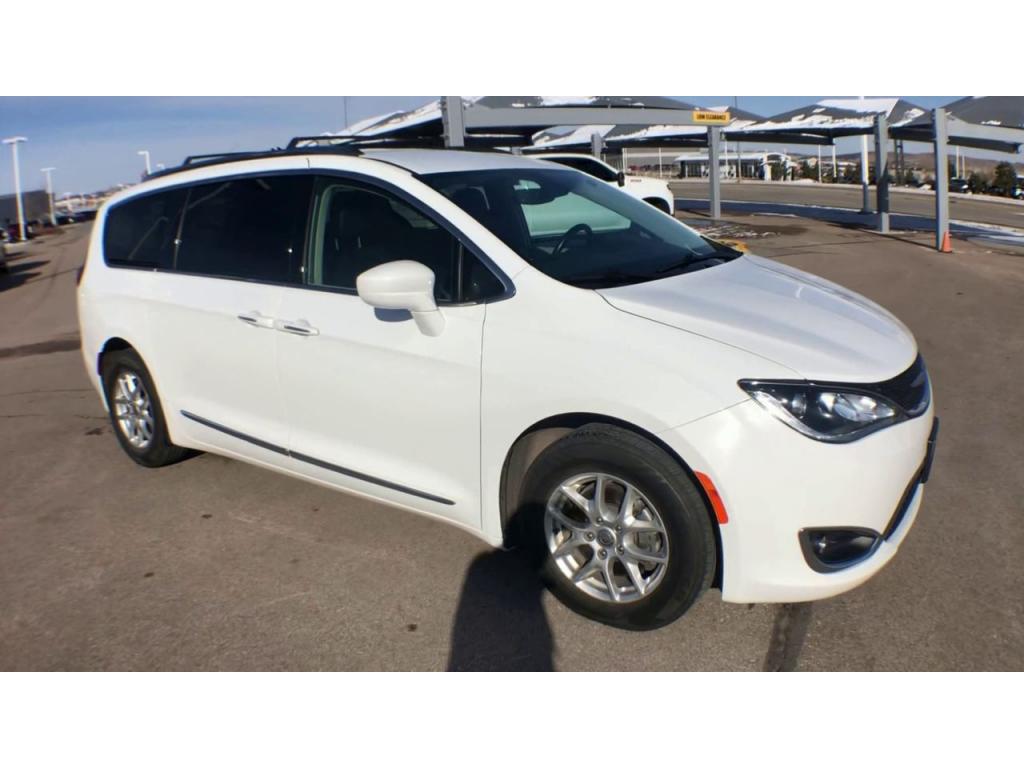 Used 2020 Chrysler Pacifica Touring L Crossover
